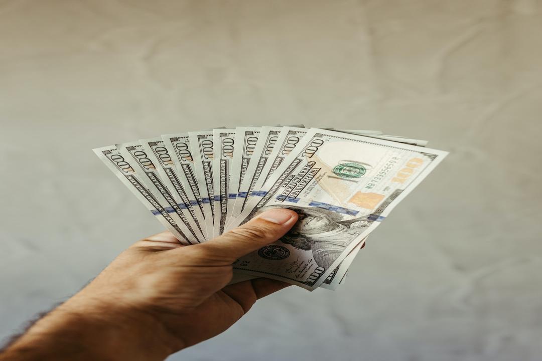 比特格上市模因币比利暴涨49000
